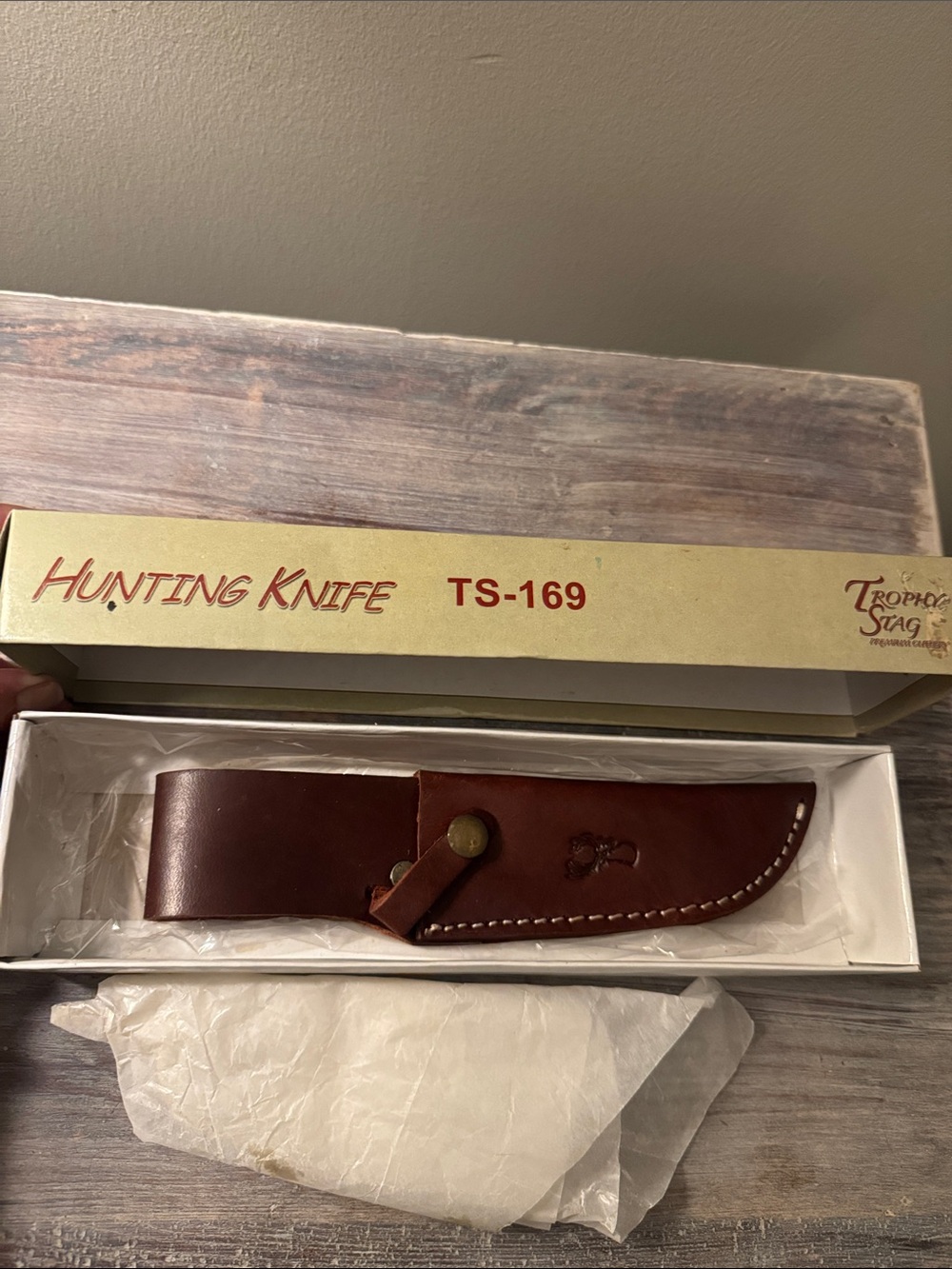 Trophy Stag Hunting Knife with Genuine Stag Horn Handle andBrown Leather Sheath - Picture 2 of 7